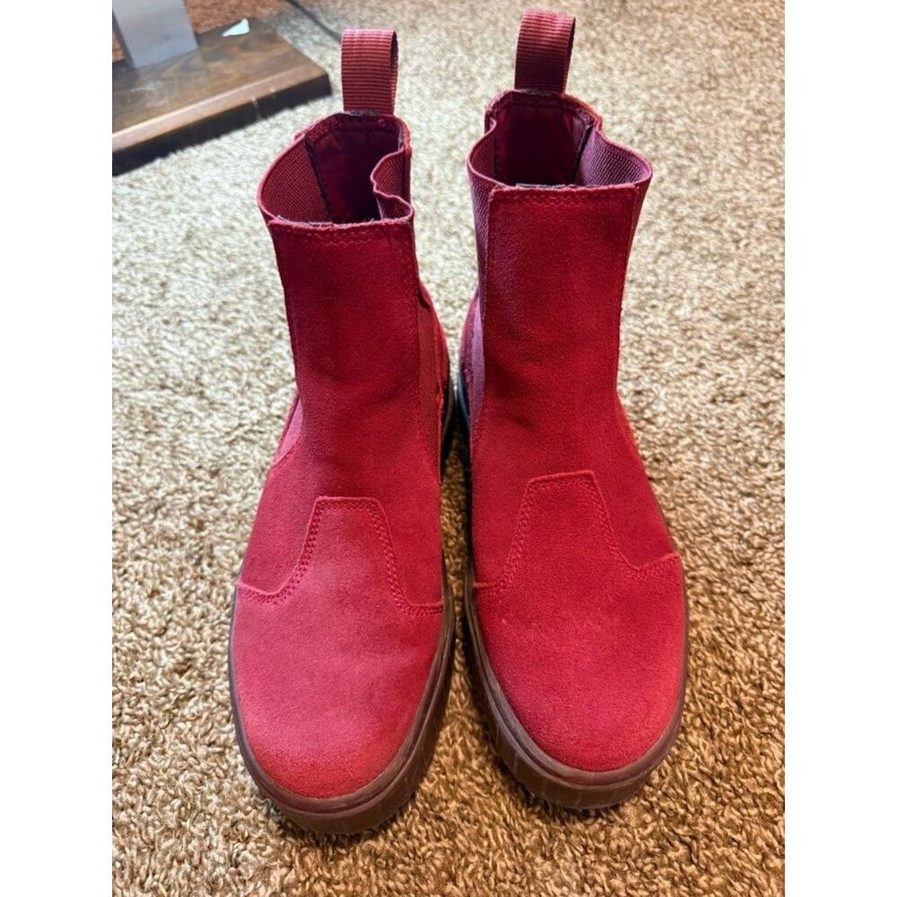 PUMA Women's Red Suede Chelsea Curtain Boots 7.5